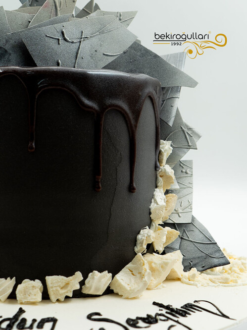 Siyah Soslu Butik Pasta