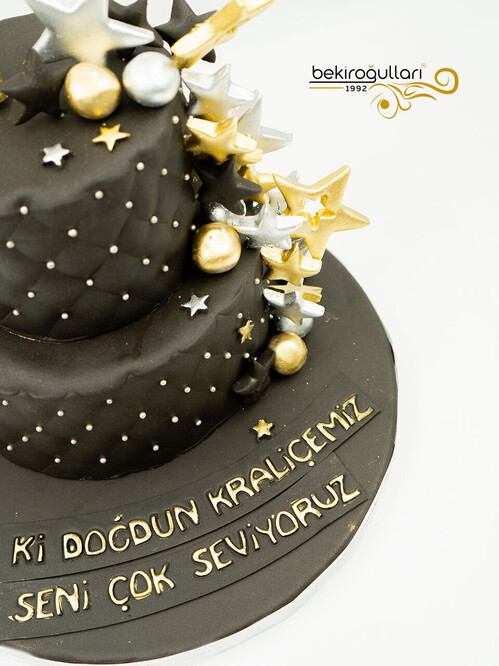 Siyah Yıldızlı Butik Pasta