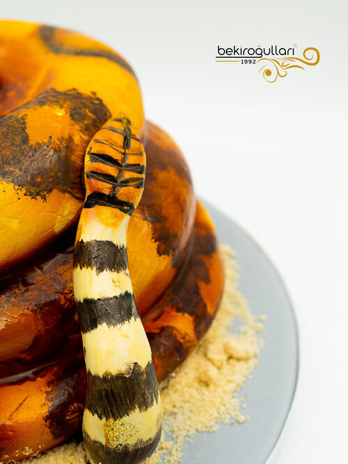 Yılan Model Pasta