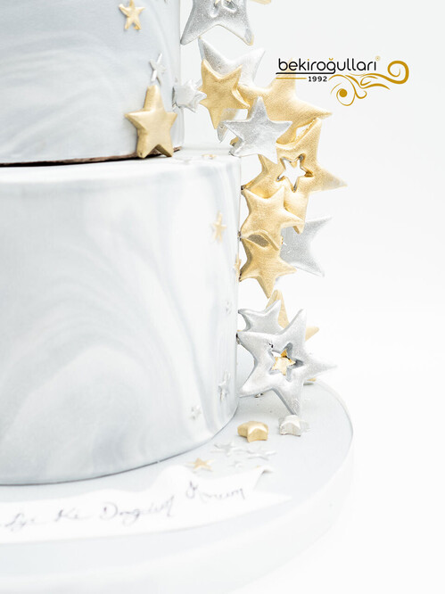 Yıldız Detaylı Nişan Konsept Pasta
