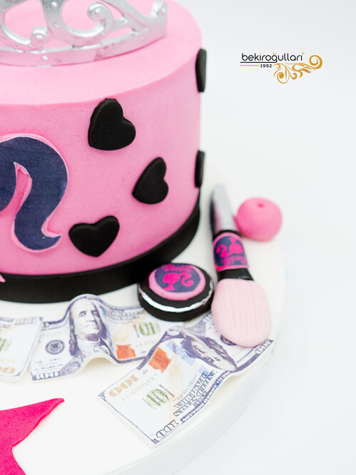 Barbie Temalı Butik Pasta