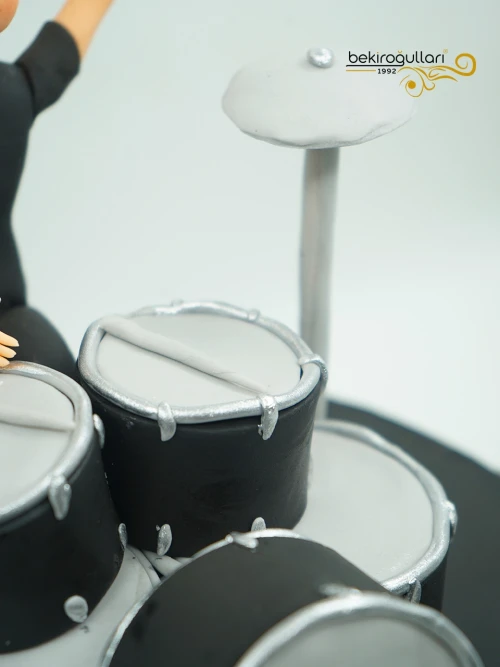 Bateri Ve Beşiktaş Detaylı Tasarım Pasta