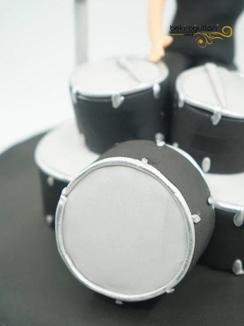 Bateri Ve Beşiktaş Detaylı Tasarım Pasta