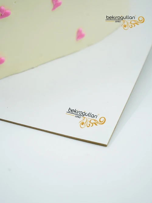 Beyaz Kalp Detay Naked Pasta