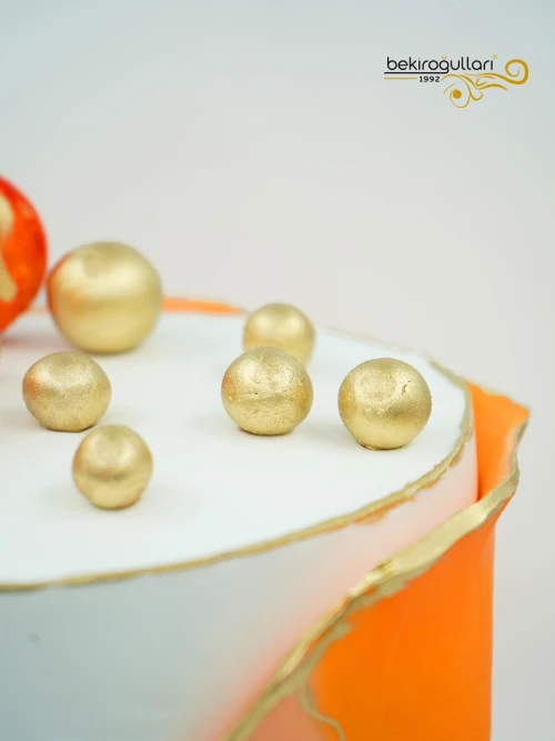 Çiçek Detaylı Turuncu Pasta