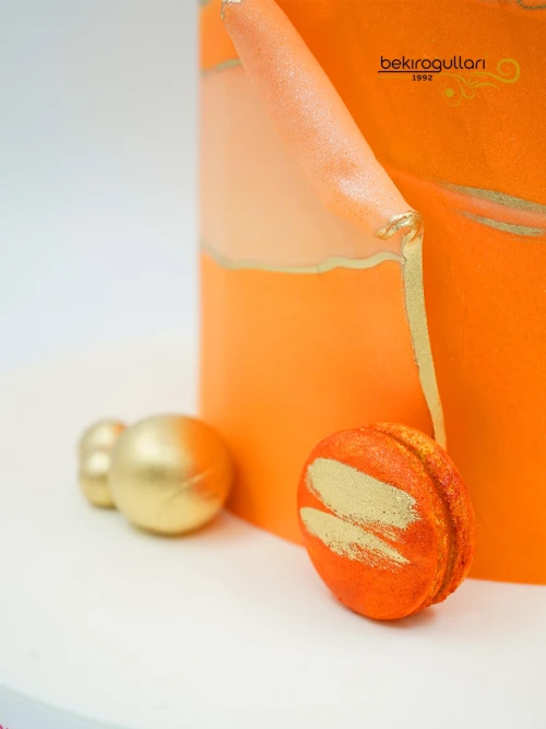 Çiçek Detaylı Turuncu Pasta