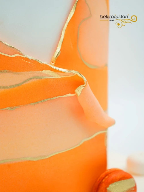 Çiçek Detaylı Turuncu Pasta