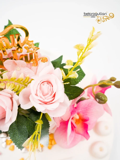 Çiçek Süslemeli Tasarım Butik Pasta