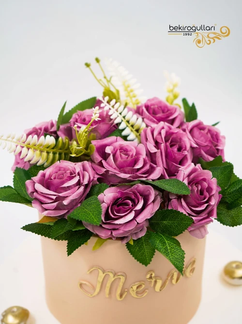 Çiçek Süslemeli Tasarım Butik Pasta