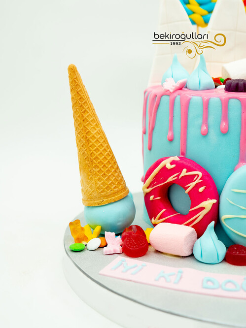 Donut Süslemeli Butik Pasta