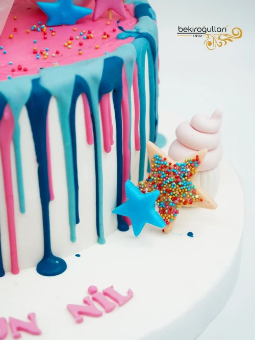 Donut Süslemeli Butik Pasta