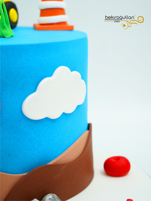 Dozer Temalı Konsept Pasta