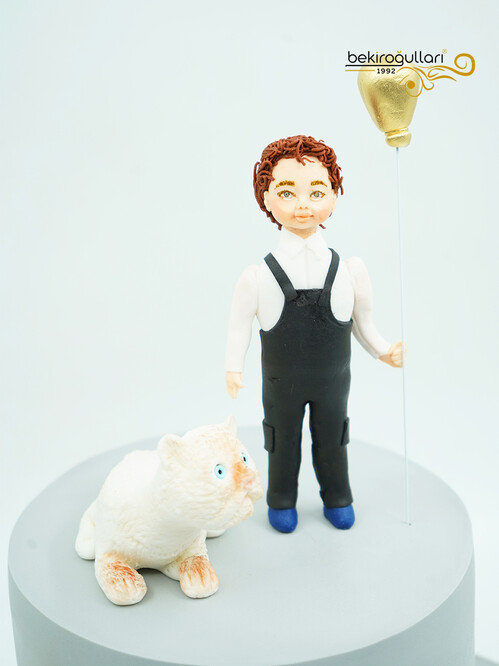 Erkek Çocuk Figür ve Balon Pasta