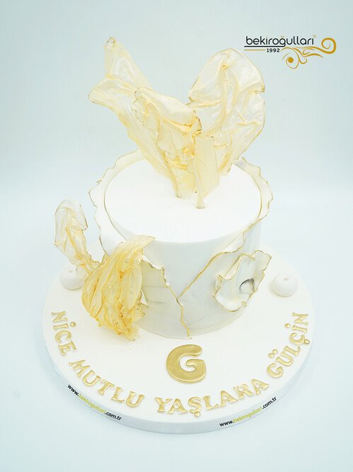 Gold Detay Süslemeli Pasta