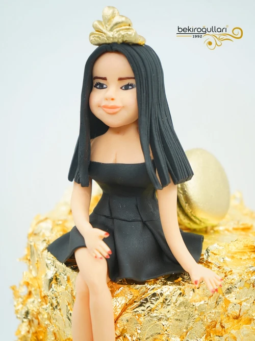 Gold Renk Kadın Figür Butik Pasta