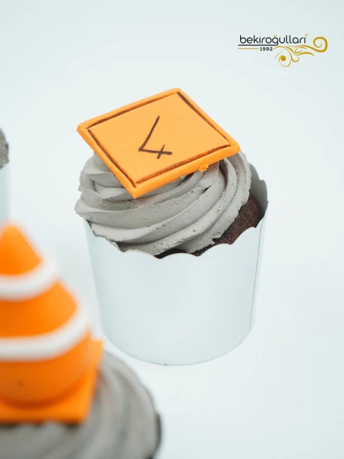 İş Makinesi Konsept Cupcake