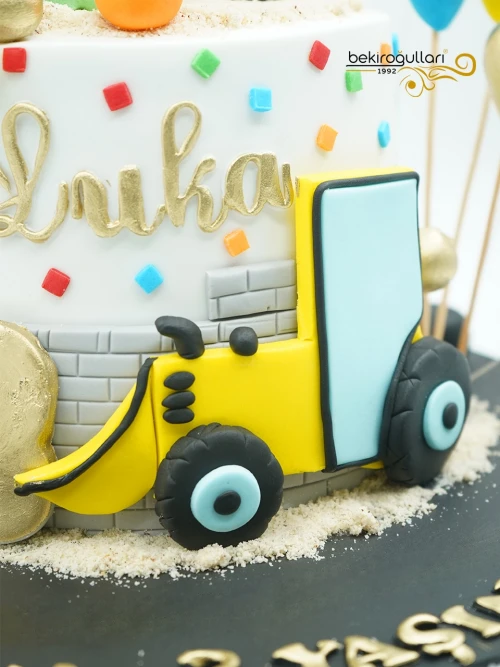 İş Makinesi Ve Yıldız Tasarım Pasta