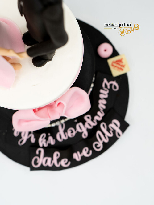 Kadın Erkek Figürlü Butik Pasta