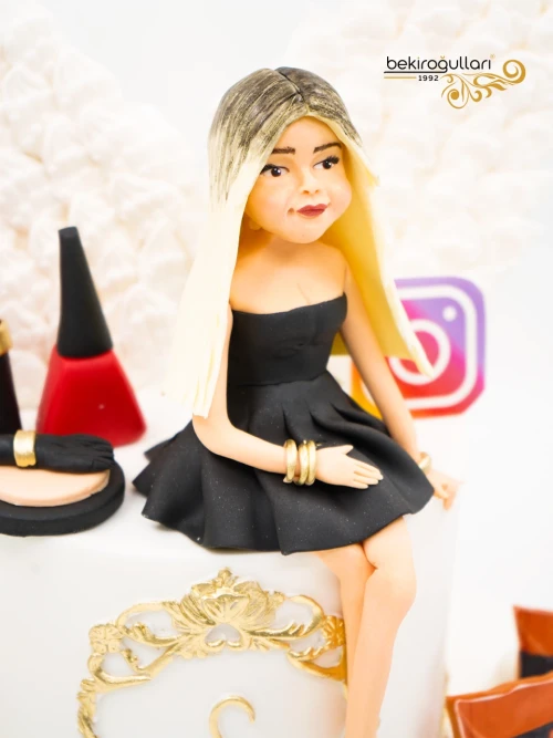 Kadın Figür Tasarım Butik Pasta