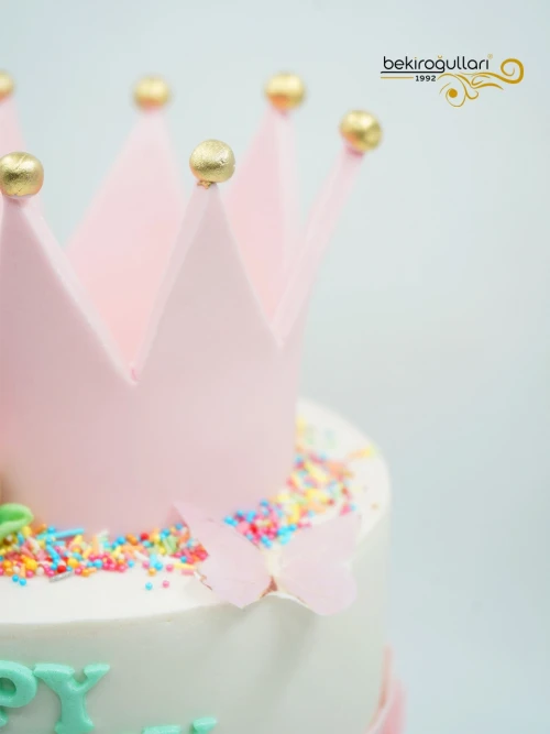 Kalp Detaylı Butik Pasta