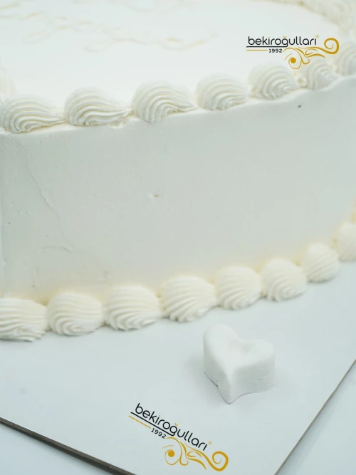 Kalp Detaylı Naked Cake