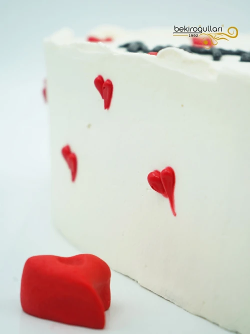 Kalp Detaylı Naked Pasta