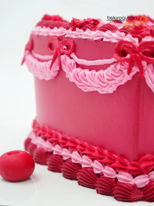 Kalp Detaylı Pembe Naked Pasta