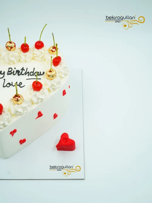 Kalp Süslemeli Naked Pasta