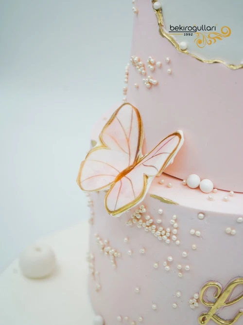 Kelebek Süslemeli Butik Pasta