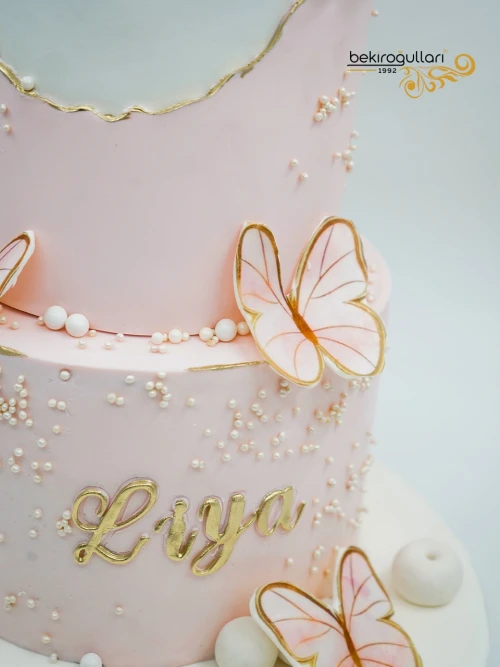 Kelebek Süslemeli Butik Pasta