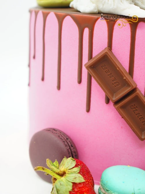 Kişisel Detaylı Kadın Figür Butik Pasta