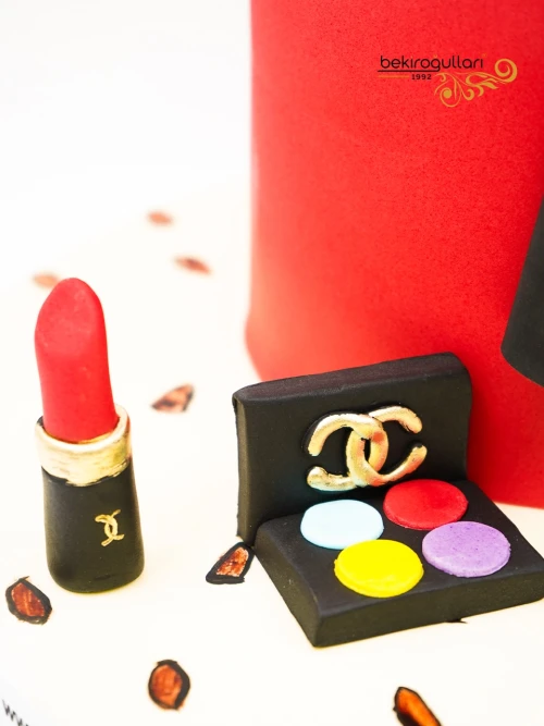 Kişisel Kadın Figür Tasarım Butik Pasta