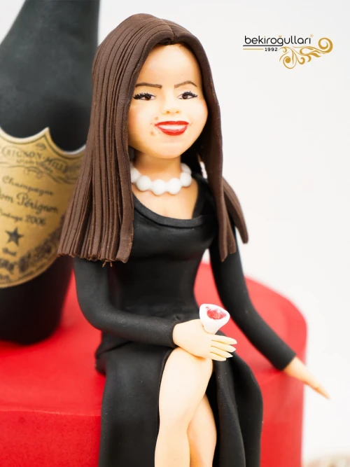 Kişisel Kadın Figür Tasarım Butik Pasta