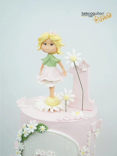 Kız Çocuk Ve Papatya Butik Pasta