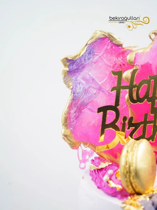 Kristal Detaylı Butik Pasta