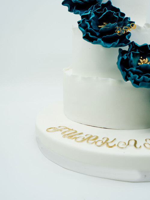 Mavi Şakayık Çiçekli Pasta