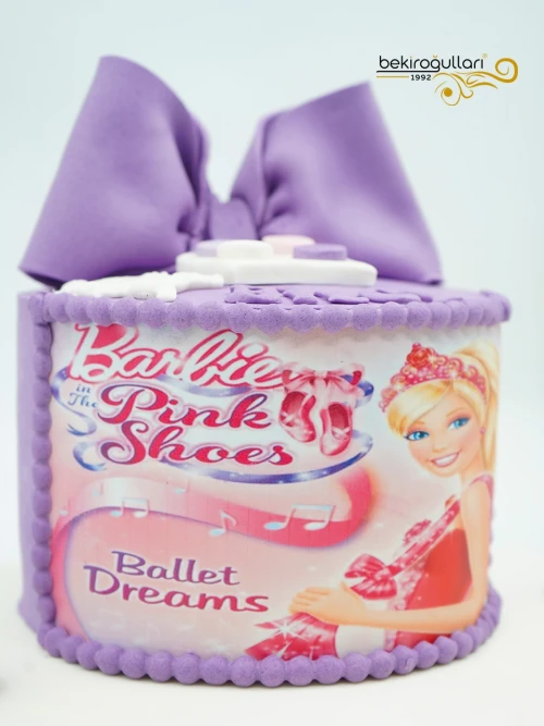 Mor Süslemeli Barbie Butik Pasta