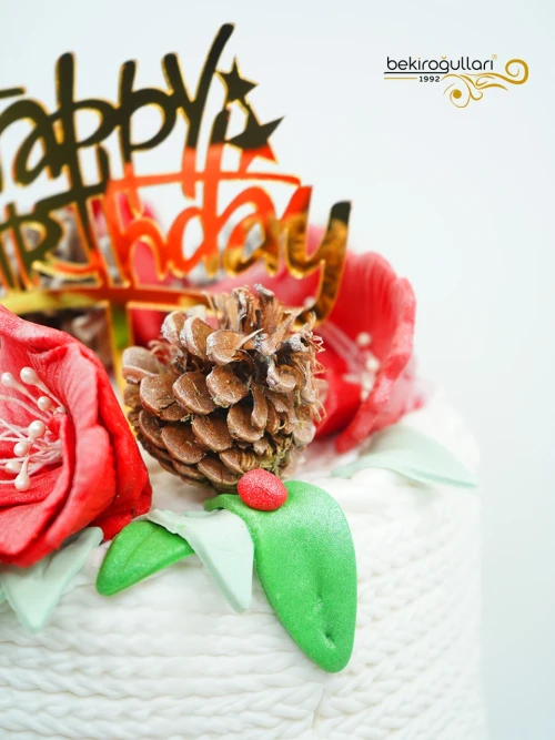 Örgü Detay Ve Çiçek Süslemeli Butik Pasta