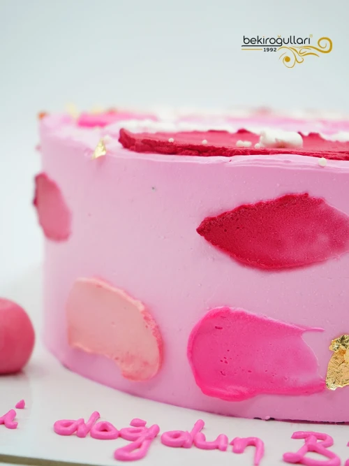Pembe Naked Cake