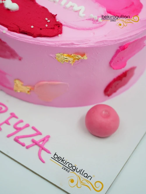 Pembe Naked Cake