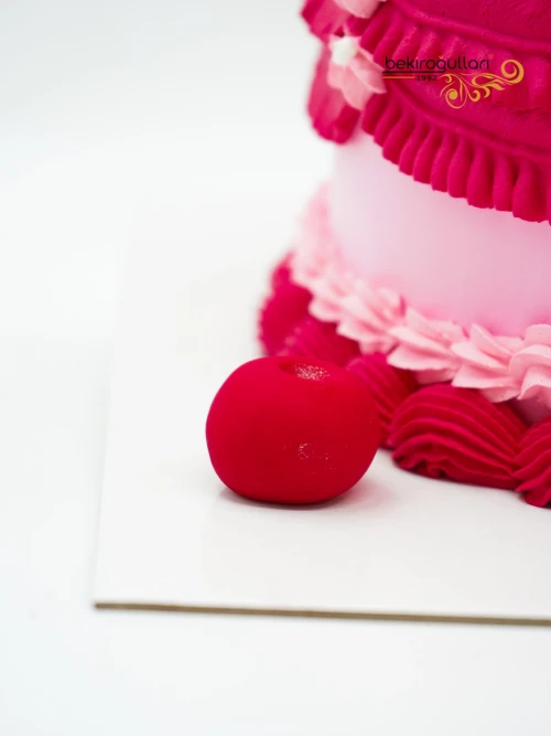 Pembe Naked Cake