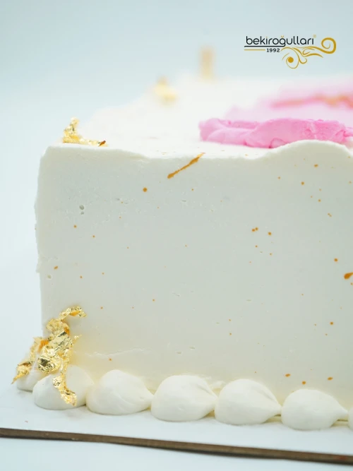 Pembe Süslemeli Kare Naked Cake