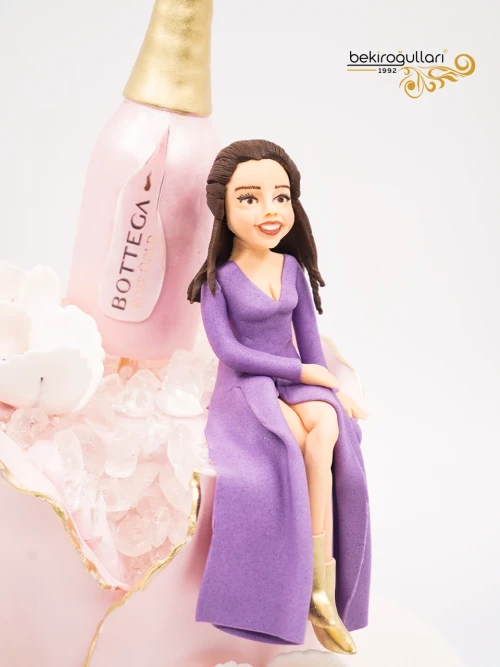 Şampanya Ve Kadın Figür Butik Pasta