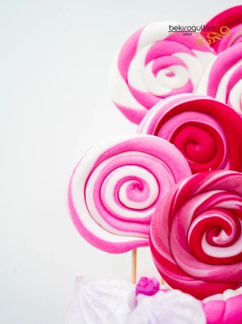 Şekerleme Ve Kız Figür Butik Pasta