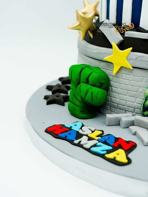 Süper Kahramanlar Tasarım Pasta