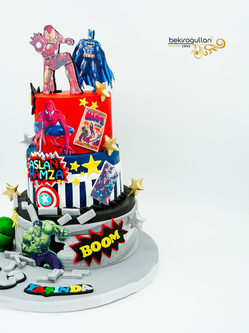 Süper Kahramanlar Tasarım Pasta