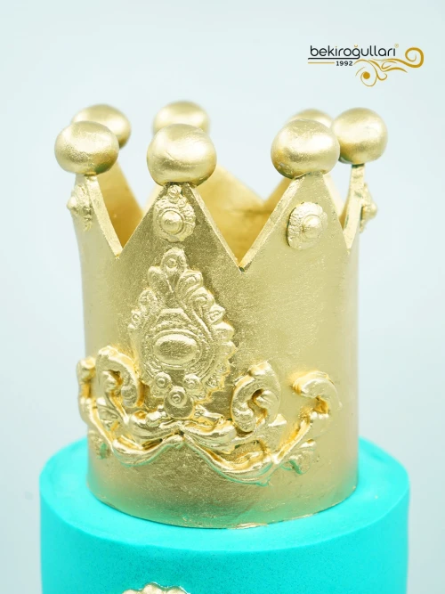 Taç Detaylı Butik Pasta