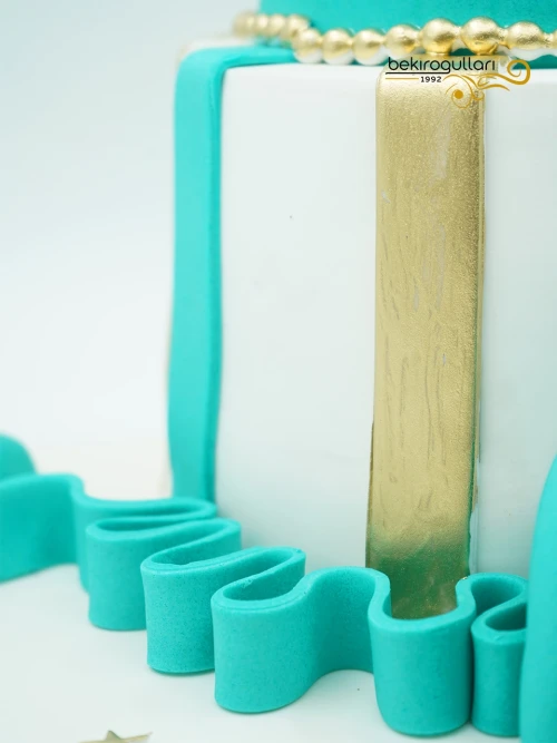 Taç Detaylı Butik Pasta