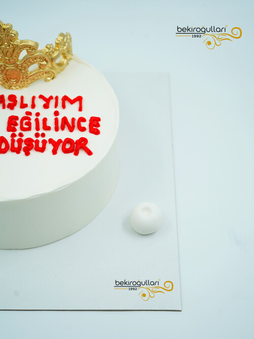 Taç Detaylı Naked Pasta