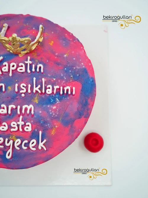 Taç Detaylı Naked Pasta